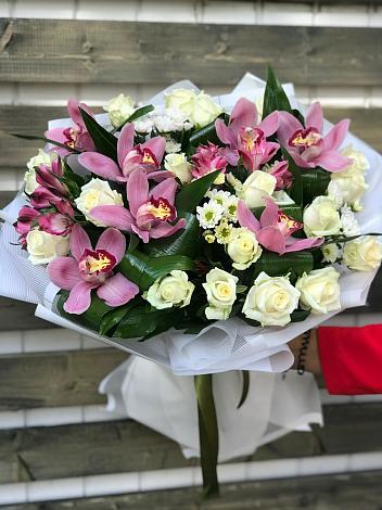 Букет цветов из: Розы и Хризантемы в Новобирюсинском