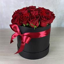 Цветочная композиция из Розы в шляпной коробке в Новобирюсинском